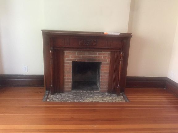5th image of 859 W Wellington Ave #1