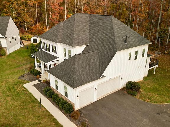 2nd image of 190 Stately Ave