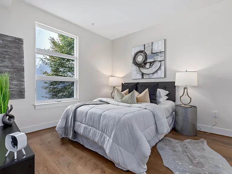 2337 Champlain St NW #209 — Photo 12