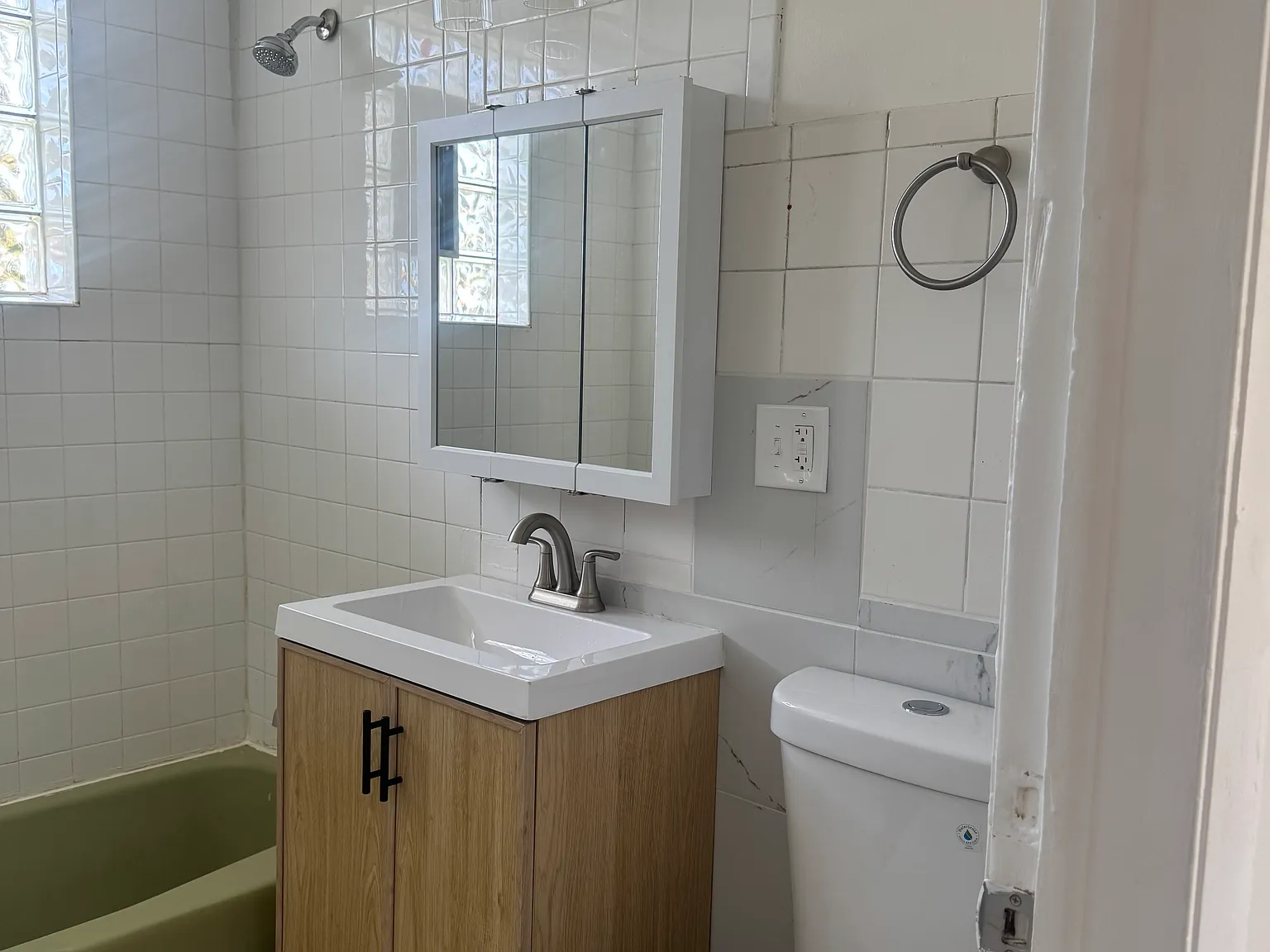 3 bed, 2.5 bath, 1700 sqft, $3,100 — Photo 4