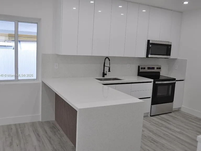261 NW 46th Ave #1 — Photo 8