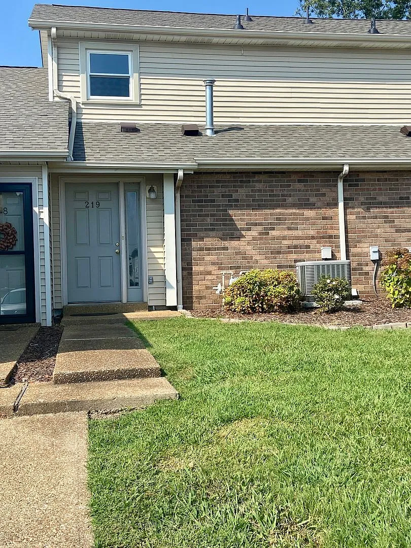 219 Village Circle W. — Photo 1