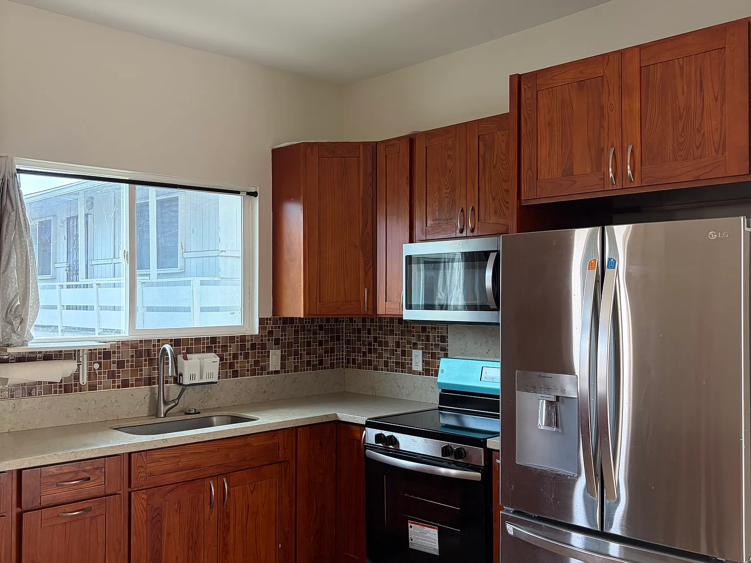 2 bed, 1200 sqft, $3,500 — Photo 2
