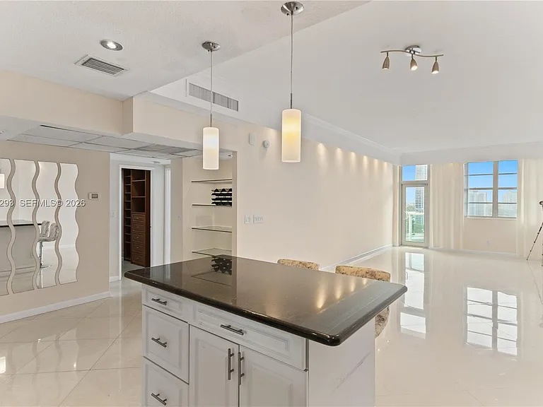 19390 Collins Ave #17 — Photo 9