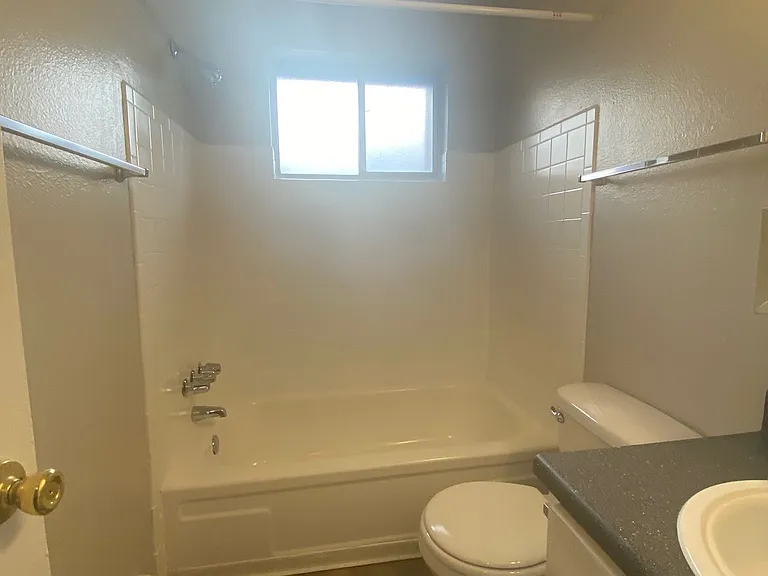 Garden Center Apt. 68 — Photo 10