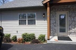 3rd image of 12 Bay Front Ln