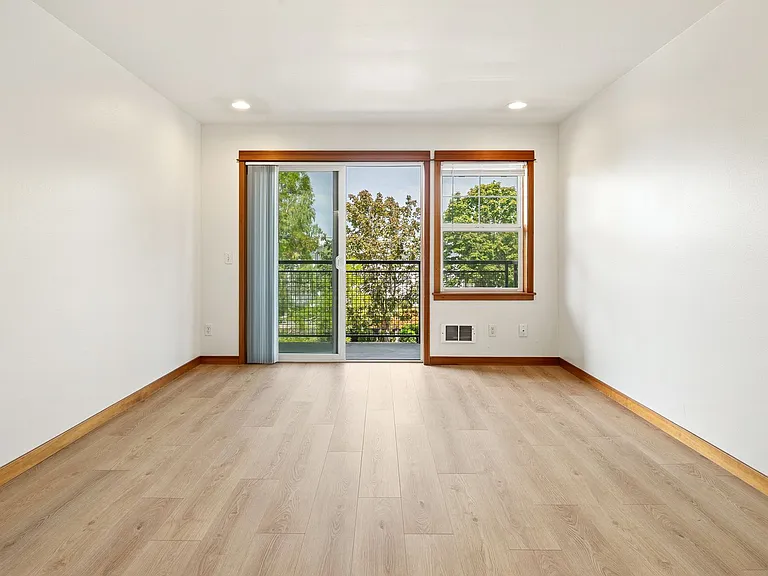 2-Bedroom Apartment for Rent at North Admiral Court - West Seattle — Photo 9