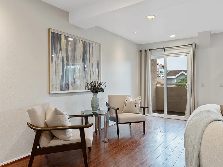 2310 N Fairview St #210 — Photo 29