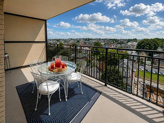 3rd image of 7855 Boulevard E APT 11F