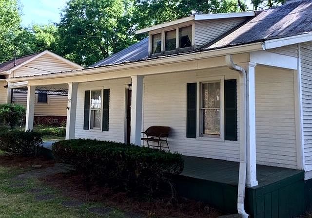 Classic Large front porch.