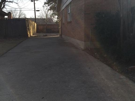 Private Entrance to garage