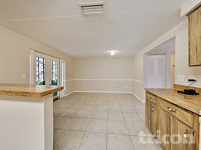 2308 Selkirk St — Photo 22