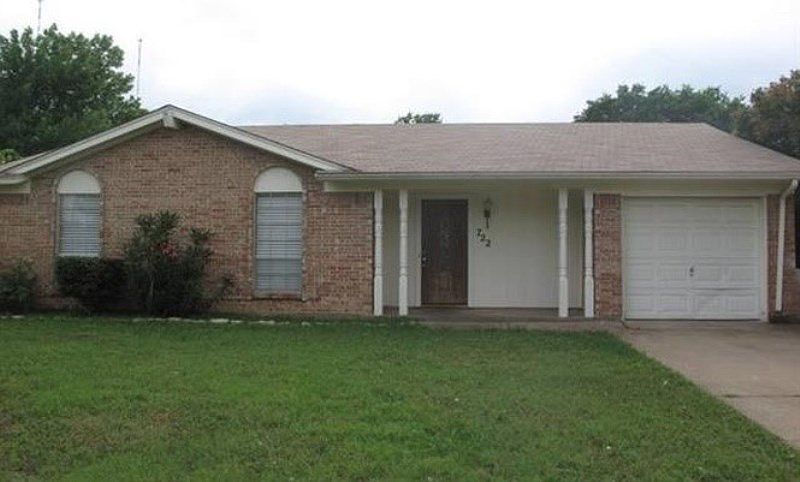 1st image of 722 N Lisa Ln