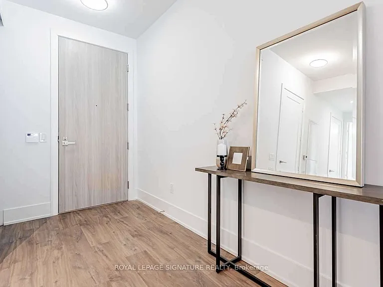 80 Vanauley St #415 — Photo 5