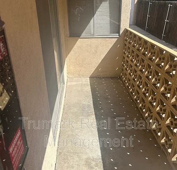 4401 Clayton Ave #3 — Photo 2