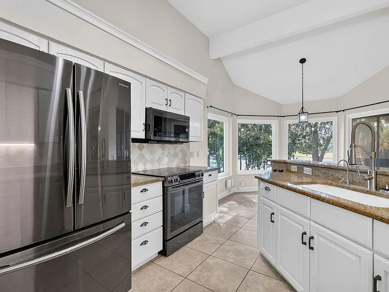 118 W Magnolia Ave — Photo 13