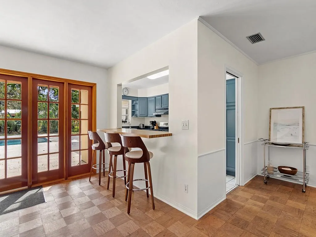 3 bed, 1677 sqft, $8,500 — Photo 3