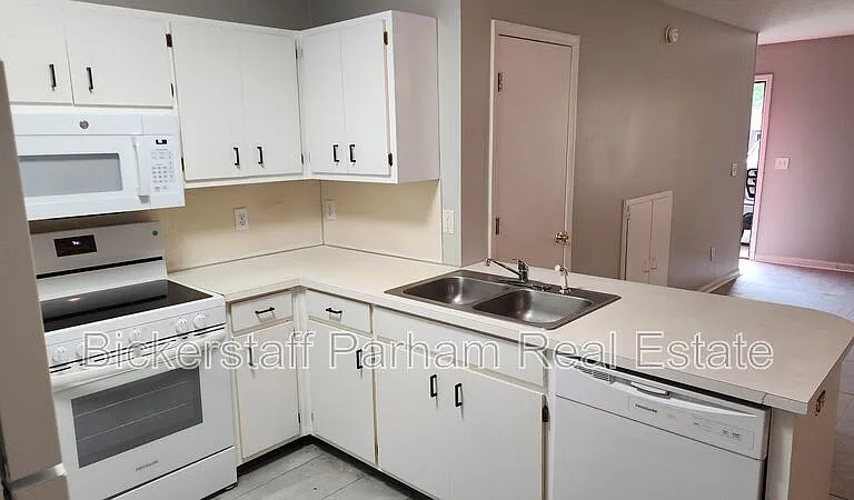 5247 Crystal Ct #A — Photo 2