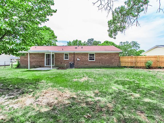 4th image of 6214 Thornwood Dr