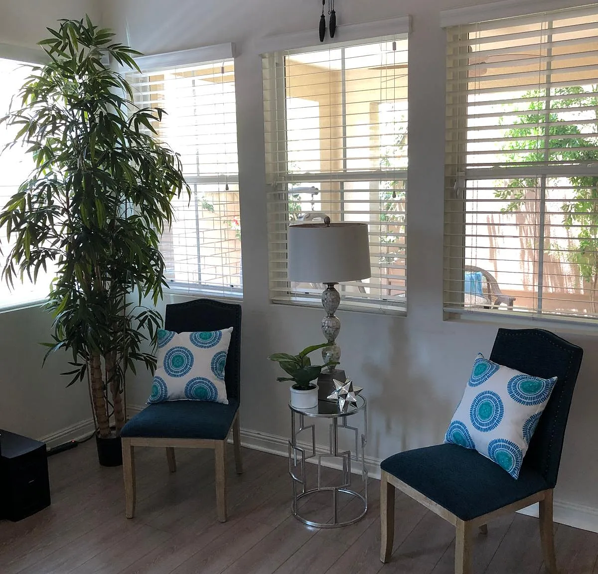 4 bed, 2100 sqft, $5,445 — Photo 2