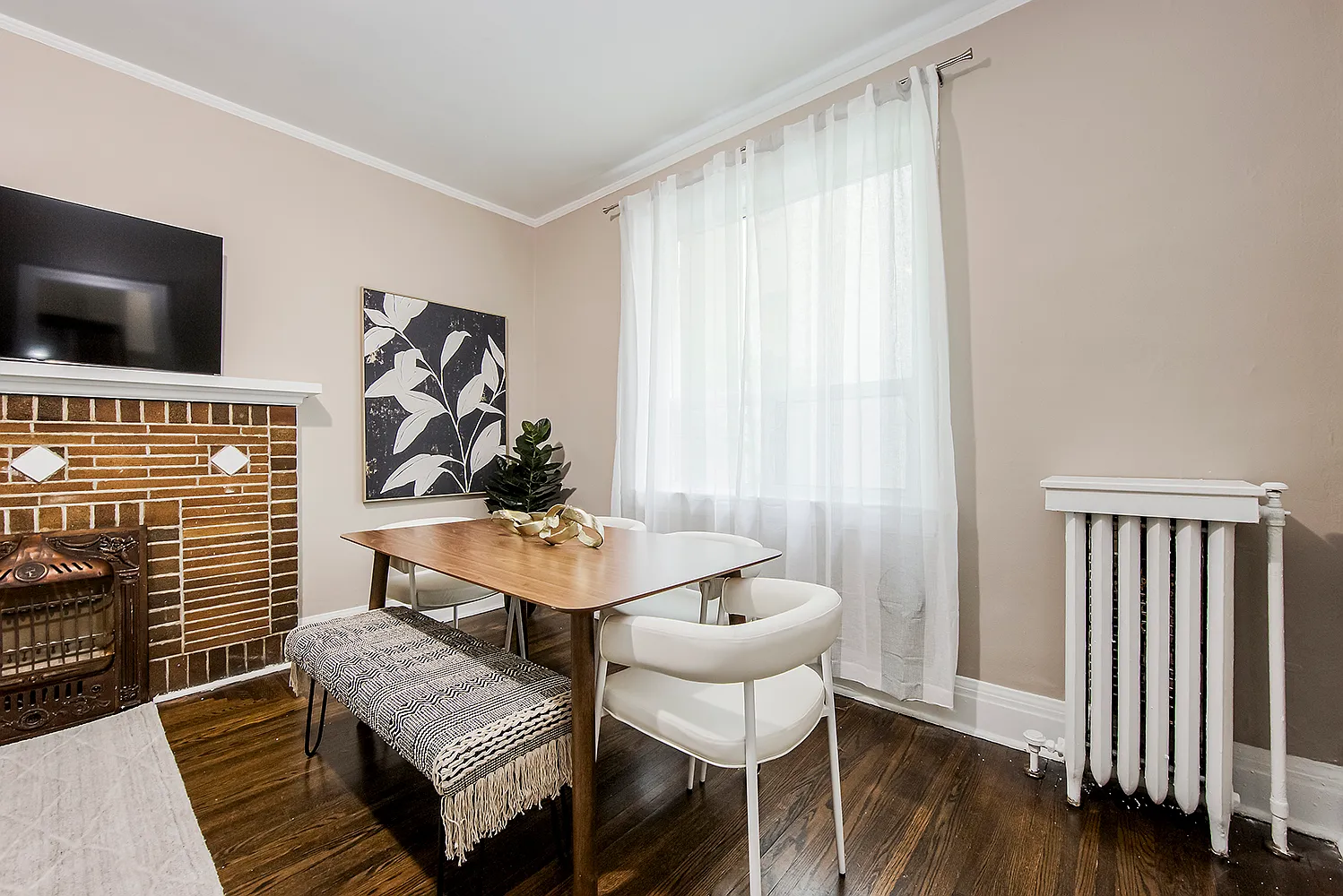 9 Tennis Crescent Toronto — Photo 3