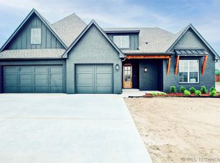 14376 S College Ave, Bixby, OK 74008