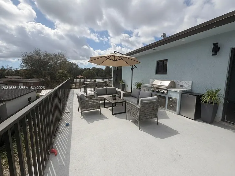 1720 NW 110th Ter #B — Photo 10