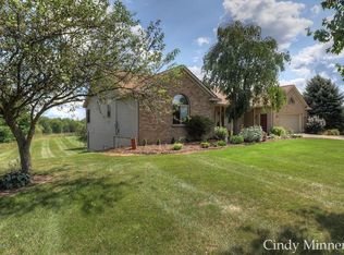 160 Parnell Ave NE, Lowell, MI 49331