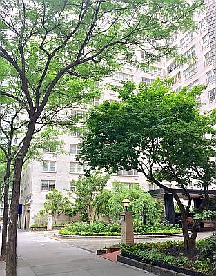 3rd image of 155 W 68th St APT 302