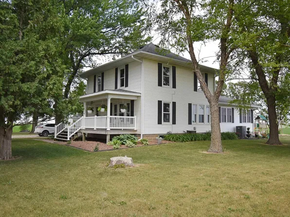 1870 Lee Ave, Independence, IA 50644