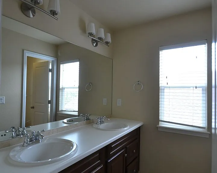 5079 Farris Creek Ct — Photo 35
