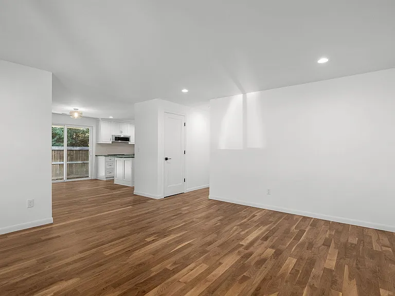 2936 SE Clay St — Photo 8