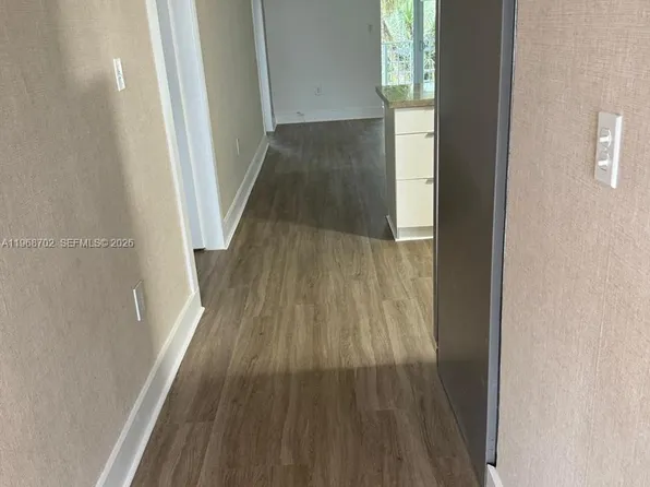 201 Galen Dr APT 310W, Key Biscayne, FL 33149