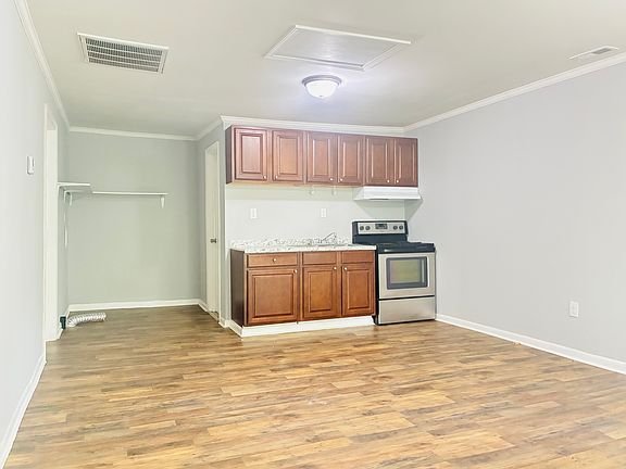 4th image of 409 Orange St