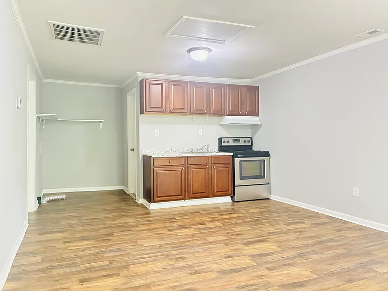 409 Orange St — Photo 4