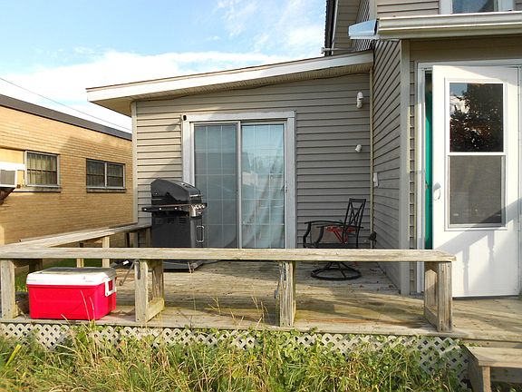 4th image of 108 E Exchange St