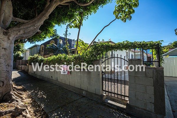 1st image of 919 Marine St