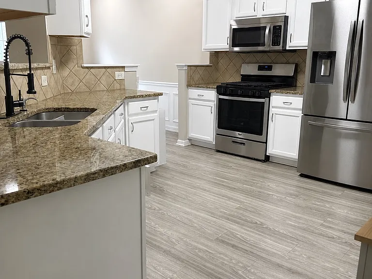 6010 Ellington Cv — Photo 9