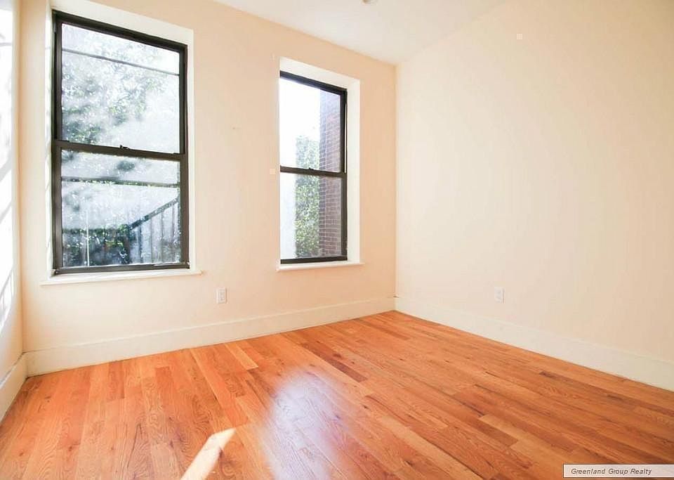2nd image of 871 Knickerbocker Ave #F2