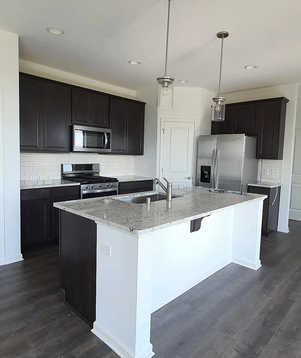 3 bed, 2566 sqft, $2,999 — Photo 1