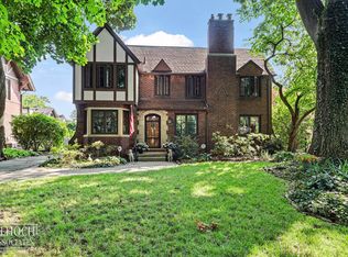 494 Washington Rd, Grosse Pointe, MI 48230