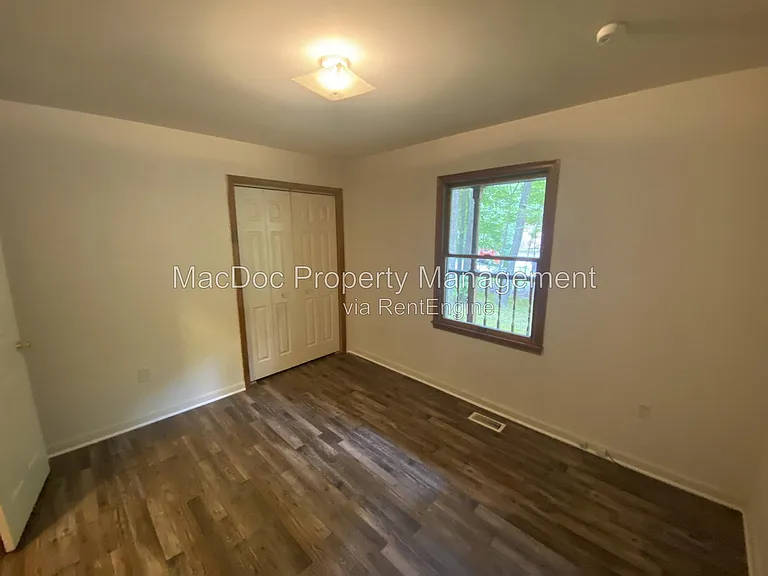 8302 Delegate Dr — Photo 16