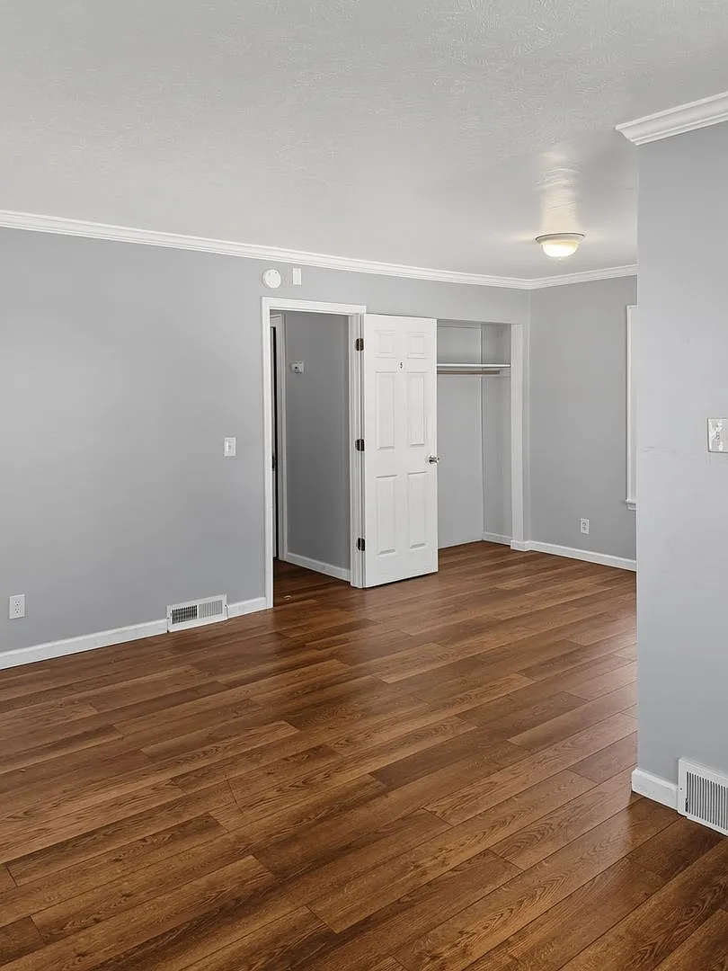 1127 Lafayette Ave — Photo 2