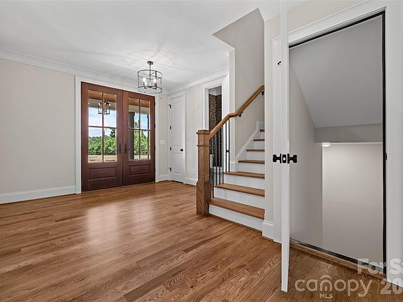 5th image of 537 Riddle Mill Rd