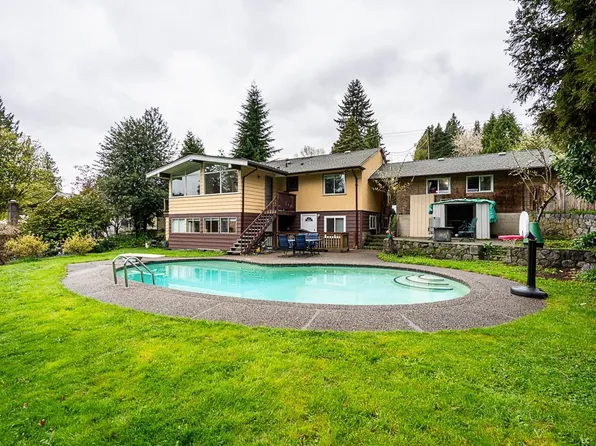 1440 Mountain Hwy, North Vancouver, BC V7J 2M3