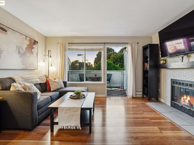 30 Marina Lakes Dr, Richmond, CA, 94804