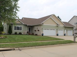 4305 Jennifer Ln, Cedar Falls, IA 50613