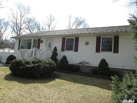 3rd image of 30 Orchard Dr