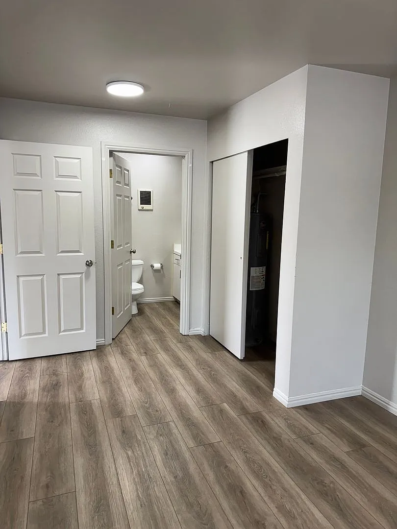 49 E Main St — Photo 3