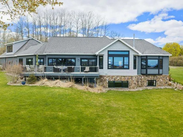 575 Hull St, Boyne City, MI 49712